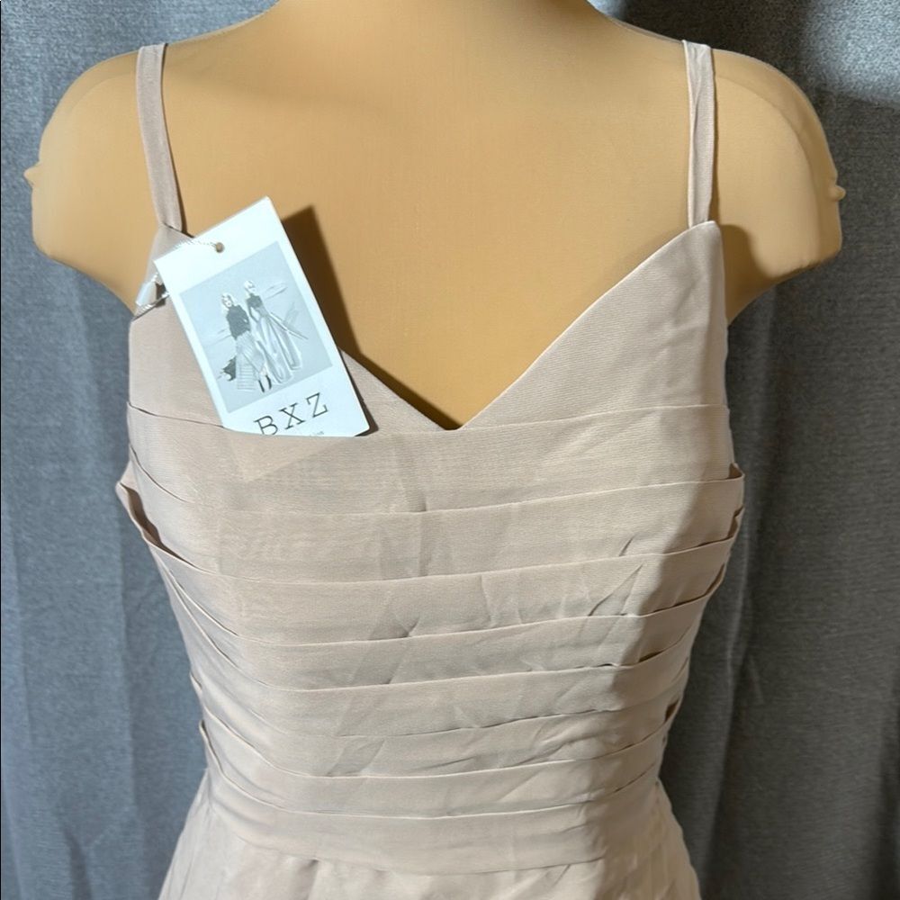 B X Z Elegant Cream Evening Gown - Picture 2 of 11